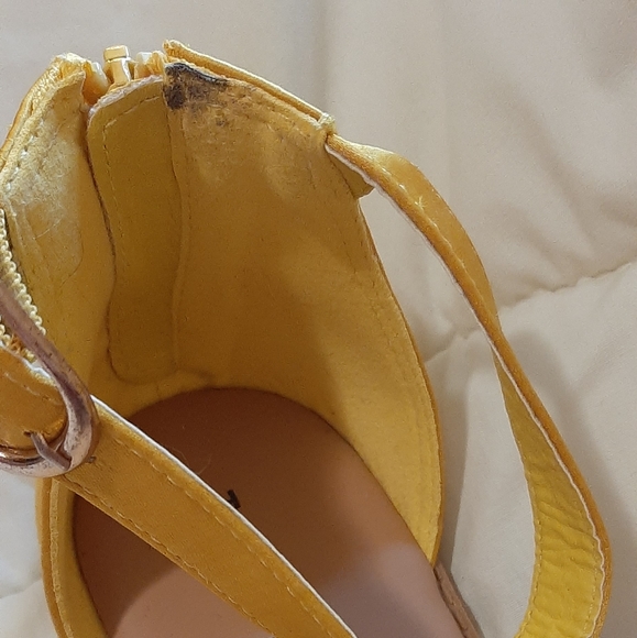 Torrid yellow satin sandals - Picture 5 of 6